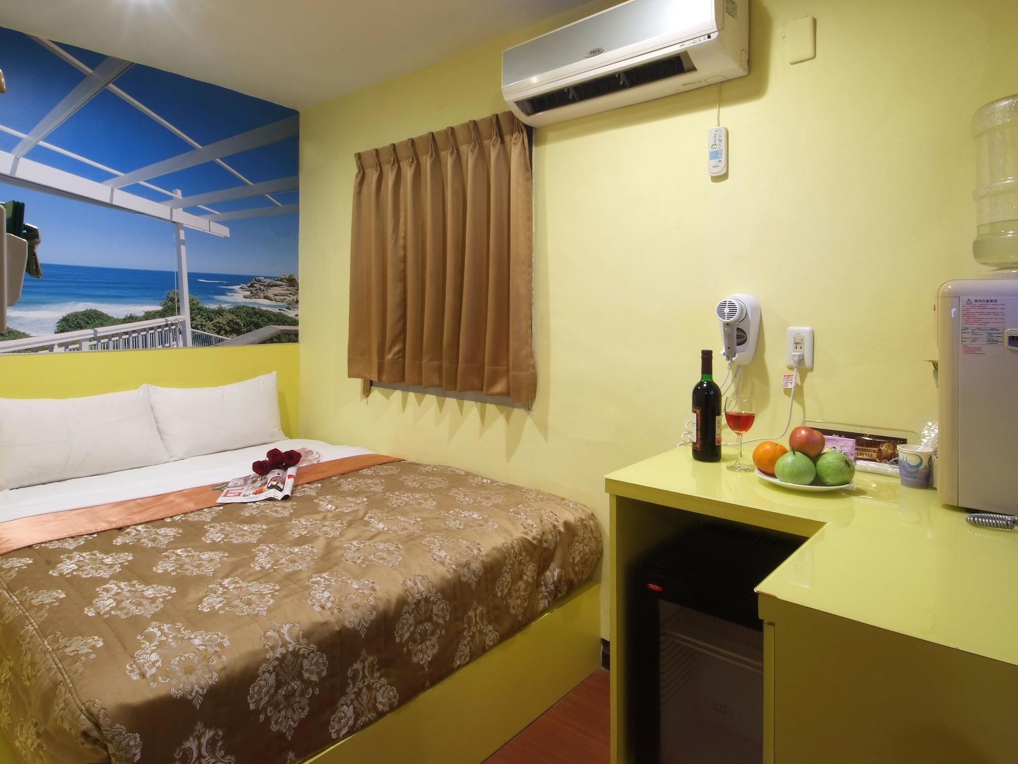 Tong Bing Express Hotel Hsinchu City Exterior photo